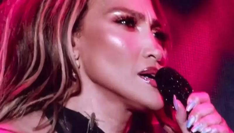 В Казахстане на Дженнифер Лопес напал сверчок